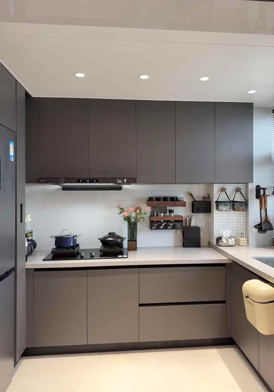 Ancient Style Kitchen Cabinet