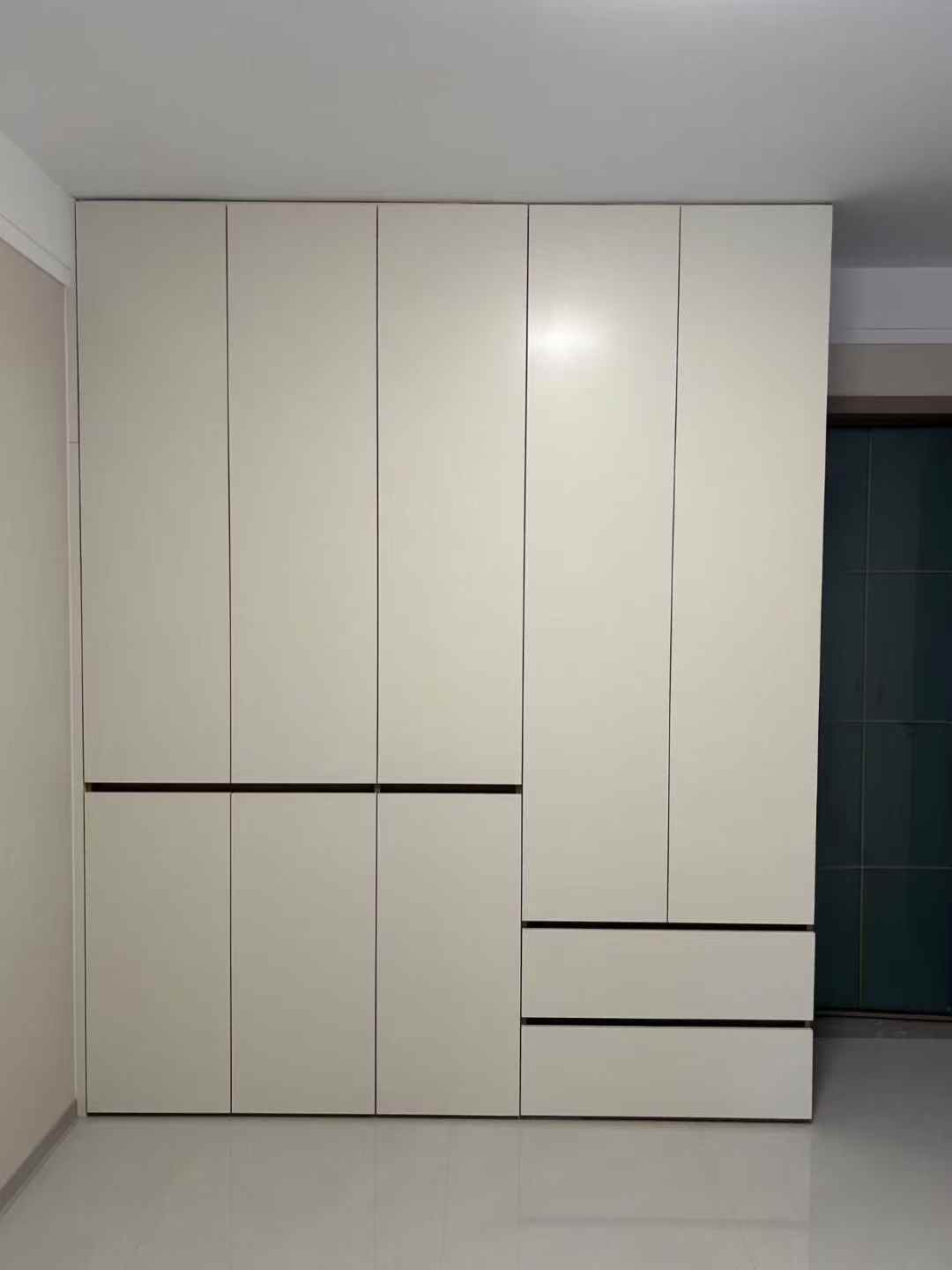 Mordern Style Wardrobe